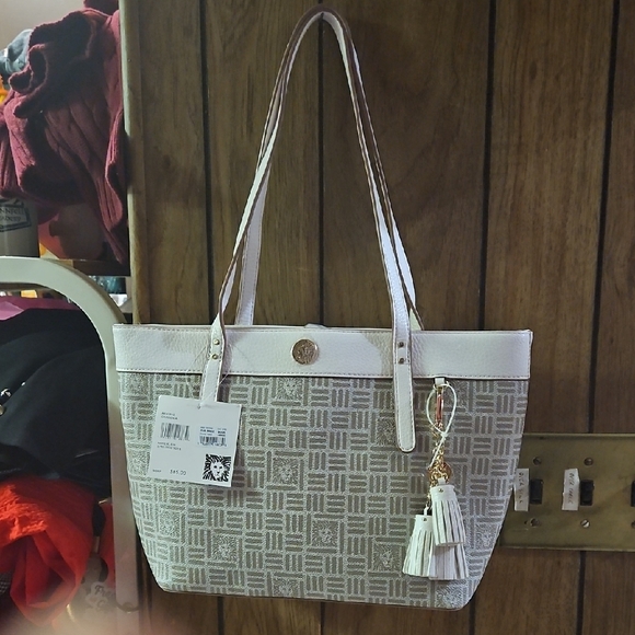 NWT Anne Klein Beige Patterned Tote - Picture 10 of 10